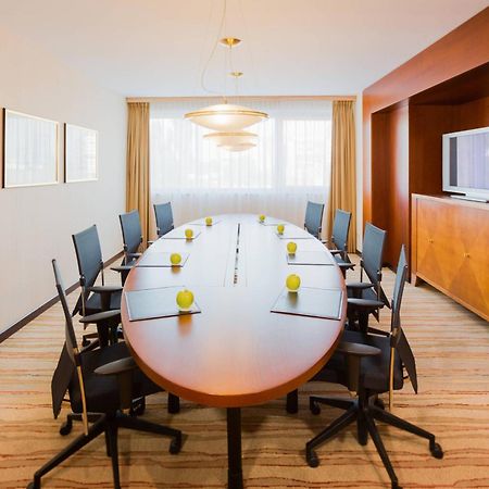 Courtyard By Marriott Duesseldorf Hafen Hotel Екстериор снимка