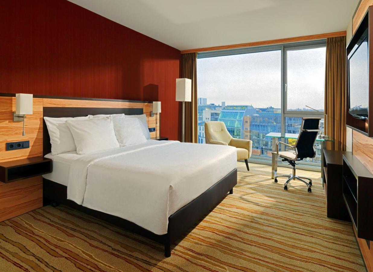 Courtyard By Marriott Duesseldorf Hafen Hotel Екстериор снимка