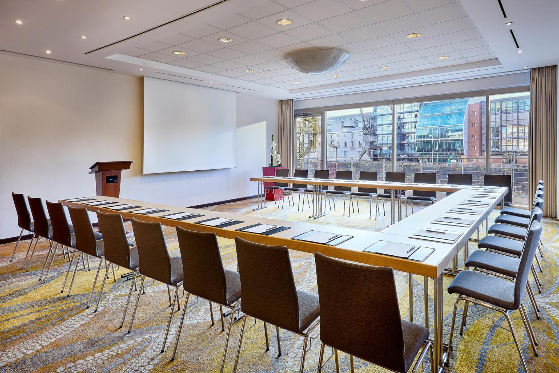 Courtyard By Marriott Duesseldorf Hafen Hotel Екстериор снимка