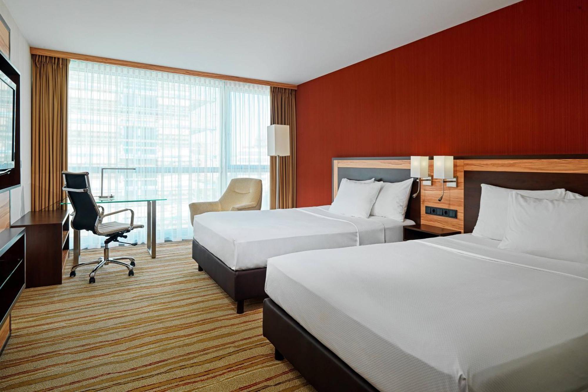 Courtyard By Marriott Duesseldorf Hafen Hotel Екстериор снимка