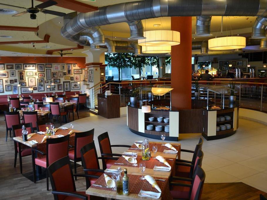 Courtyard By Marriott Duesseldorf Hafen Hotel Екстериор снимка