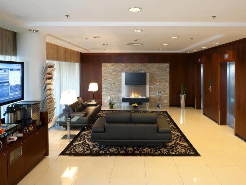 Courtyard By Marriott Duesseldorf Hafen Hotel Екстериор снимка